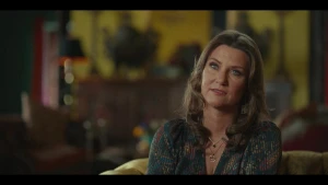 Hoàng tộc nổi loạn: Câu chuyện tình khó tin